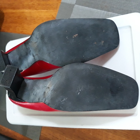 Red Leather Heels Sz 8.5 B - Picture 7 of 15
